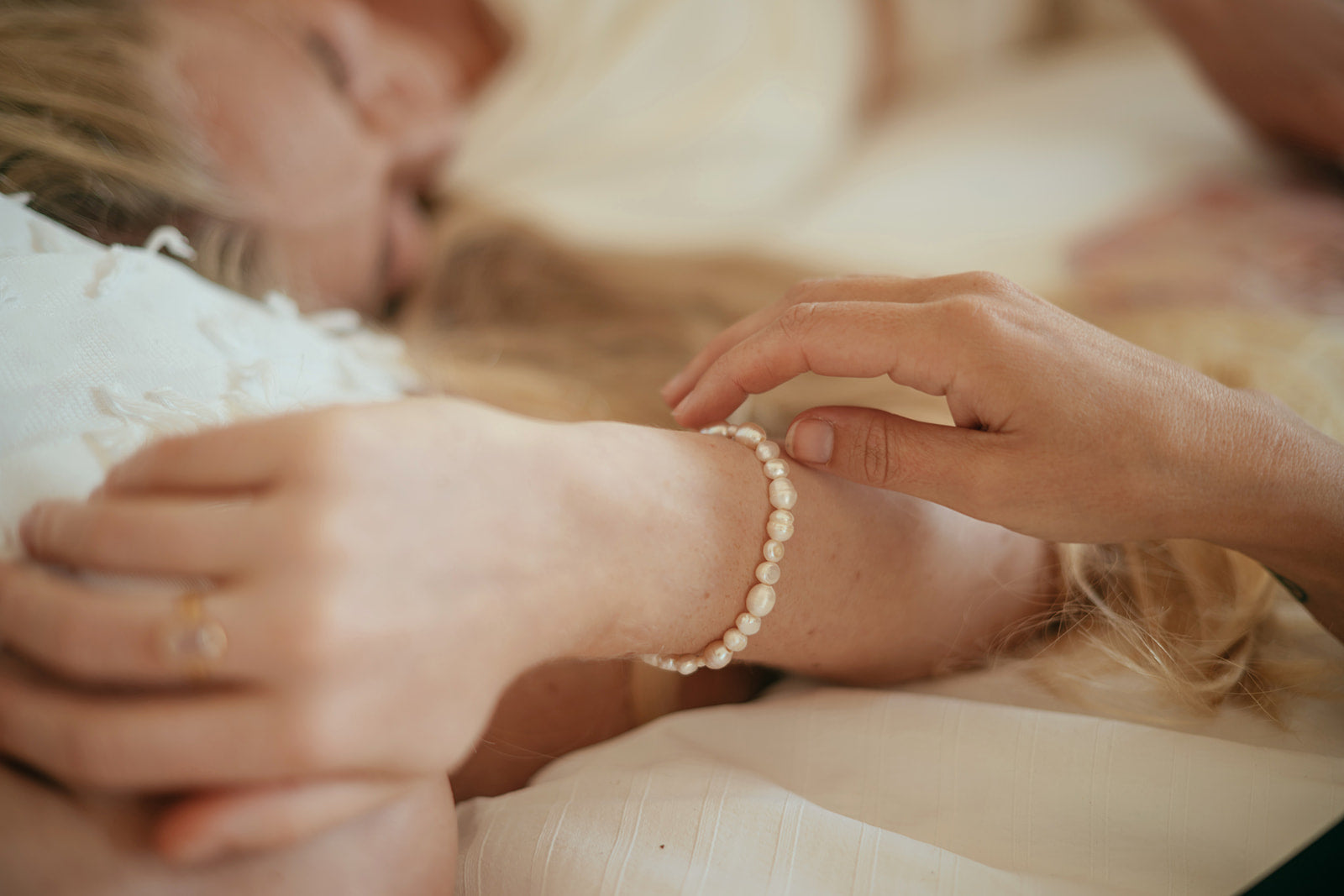 Temptress Pearl Bracelet